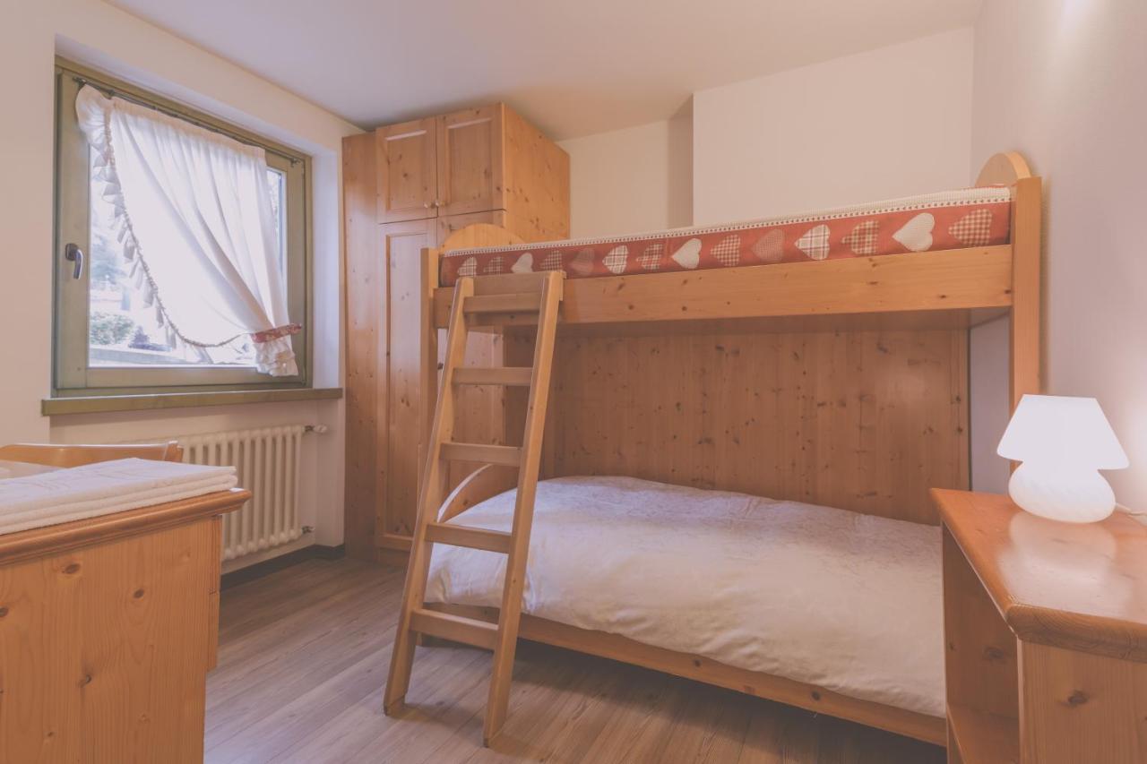 Rta Torre Del Brenta Aparthotel Madonna di Campiglio Bagian luar foto