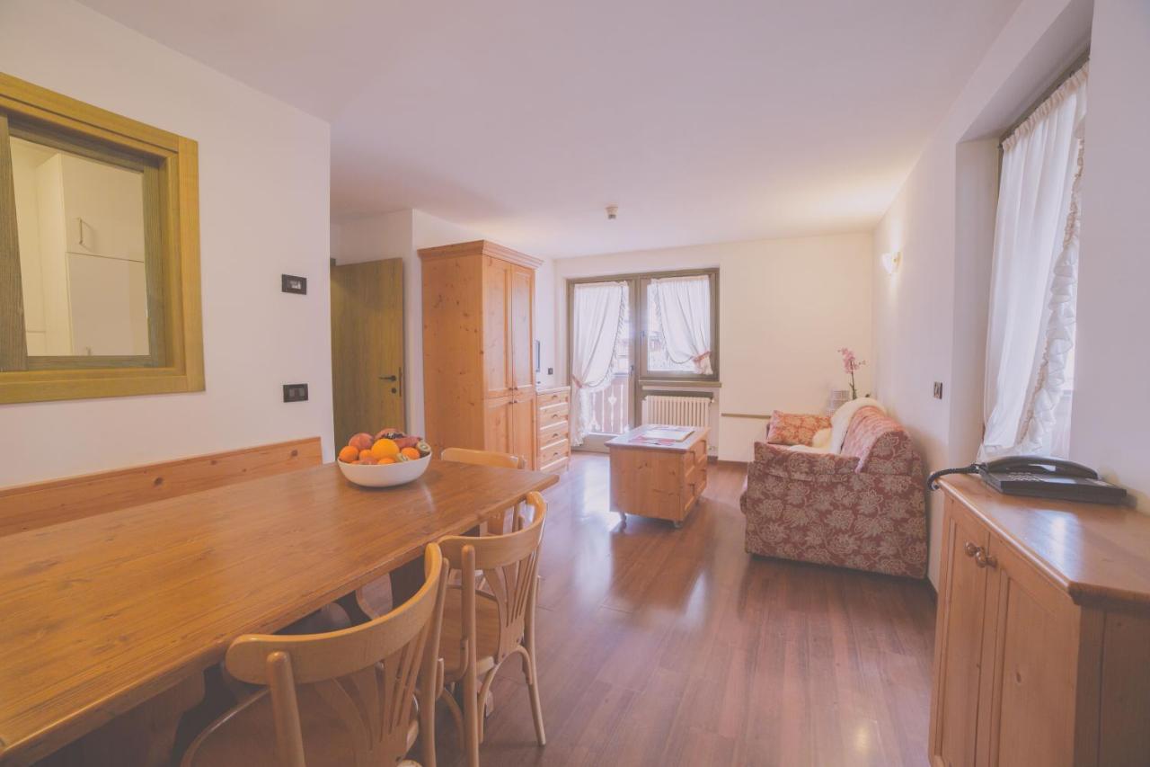 Rta Torre Del Brenta Aparthotel Madonna di Campiglio Bagian luar foto