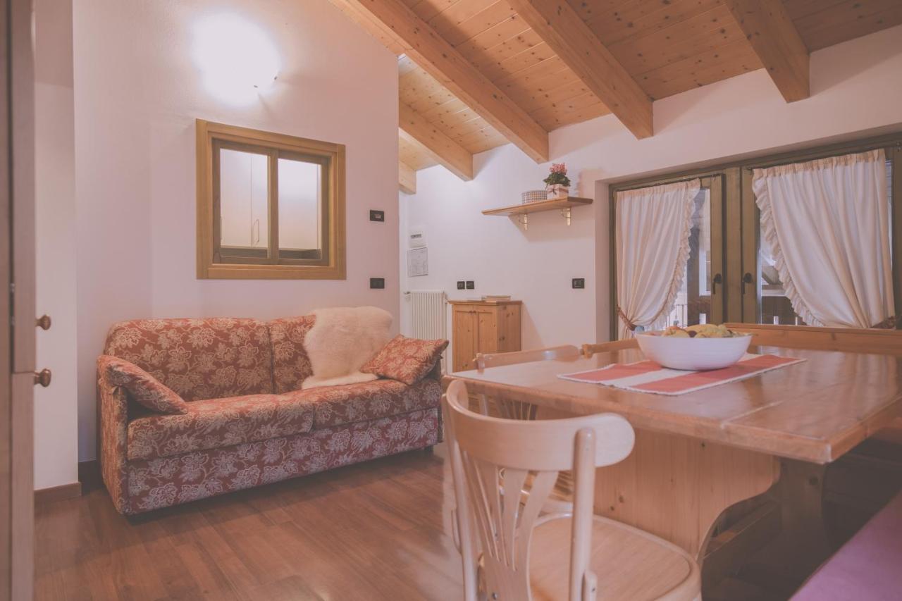 Rta Torre Del Brenta Aparthotel Madonna di Campiglio Bagian luar foto