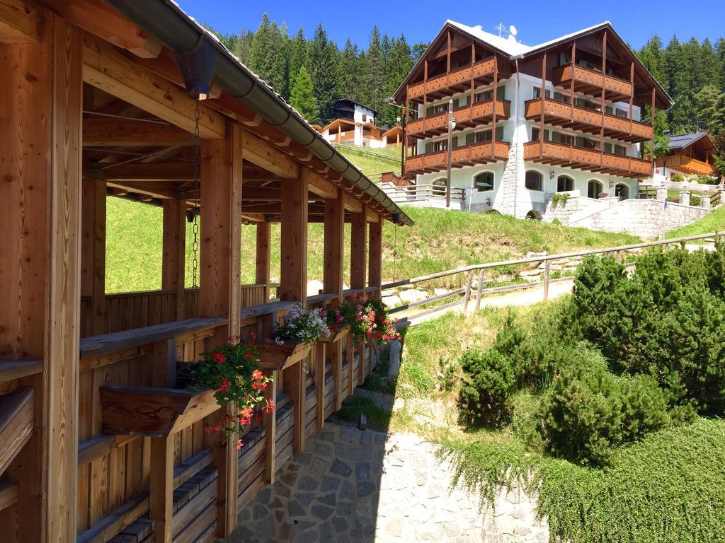 Rta Torre Del Brenta Aparthotel Madonna di Campiglio Bagian luar foto